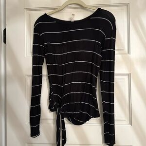 Elan black and white front tie, long sleeve shirt